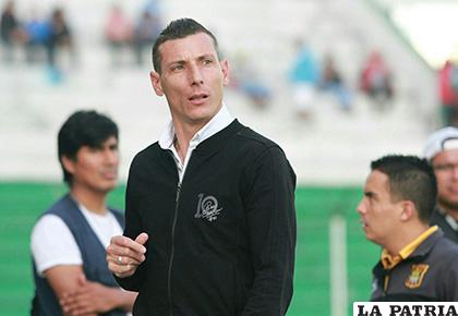 Pablo Escobar dejó la dirección técnica de The Strongest / APG