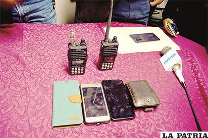 Las radios más los celulares y la billetera secuestradas  / LA PATRIA