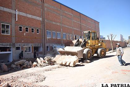 Se avanza en la edificación de la piscina olímpica /LA PATRIA - Reynaldo Bellota