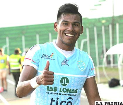 Doblete de William Álvarez para el empate ante Royal Pari en Santa Cruz /APG