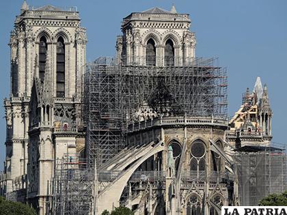 Existe un riesgo constante de que Notre Dame se vaya abajo tras el incendio 
/REUTERS