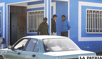 Los jugadores se presentaron, se reunieron en el camarín y luego de marcharon /LA PATRIA /Carla Herrera