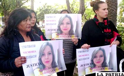 Red de mujeres exigen justicia para Dayana /LA VOZ DE TARIJA
