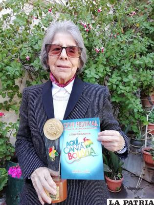 Matilde Casazola recibió el Escudo Nacional de Oro /Gad-Oru