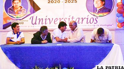 El rector de la UMSS junto al Presidente Evo Morales /ABI