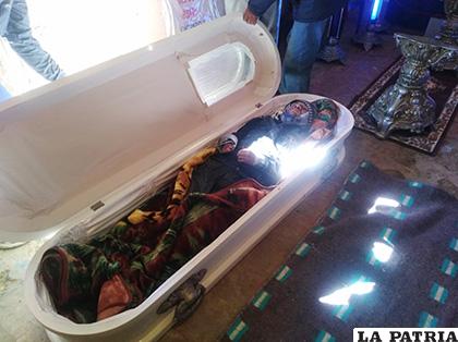 El cadáver ya era velado al momento de la intervención policial /LA PATRIA