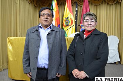 Luis Llanque y Ana Siles son fundadores de los Tinkus Tolkas /LA PATRIA /Johan Romero