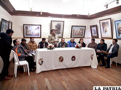 Bellas Artes Oruro estuvo en Potosí en el encuentro de acuarelistas /Finelez Llanque