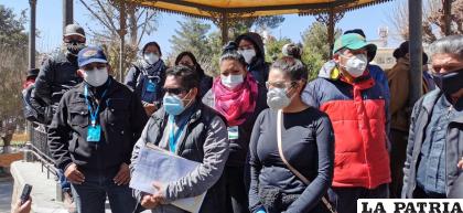 Familiares de víctimas del Covid-19, protestaron en la Plaza 10 de Febrero /LA PATRIA