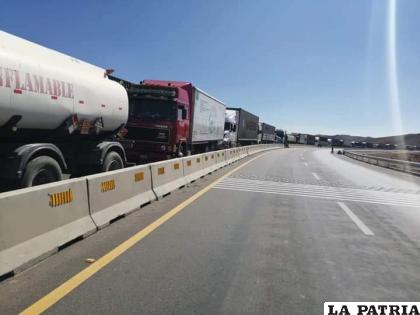 Cientos de camiones parados en diferentes puntos de bloqueo del país /cortesía choferes