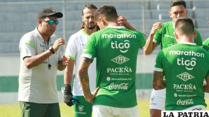 César Farías, dirige a la Selección Nacional de fútbol /APG