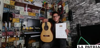 El orureño Brayan Mostajo fue nombrado socio para el Día Mundial de la Guitarra ante la Unesco y la International Art Academy /Osmar Porcel