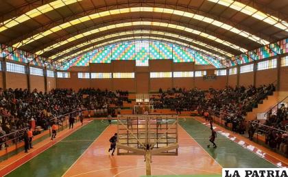 Una verdadera fiesta se vivió en Poopó con el torneo de futsal 
/Fedecomin