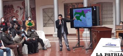 Técnico de la Gobernación expone datos respecto a límites de Oruro /LA PATRIA