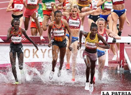 Peruth Chemutai mantuvo el primer lugar desde los últimos 200 metros /Walter Challapa
