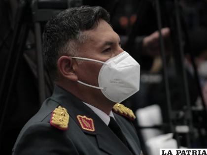 Posesión del nuevo Comandante General Accidental del Ejército de Bolivia, Hugo Arabia López /APG