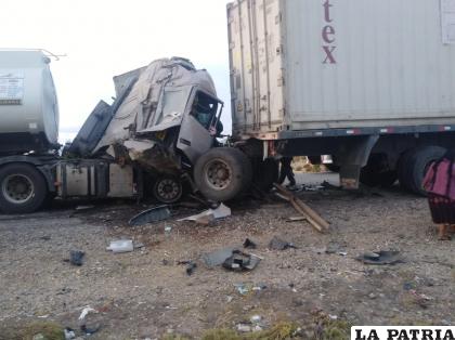 El accidente dejó dos heridos y daños materiales de consideración /LA PATRIA