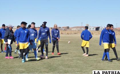 Los “santos” tienen poco tiempo para alistarse para el partido ante el “tigre” /LA PATRIA