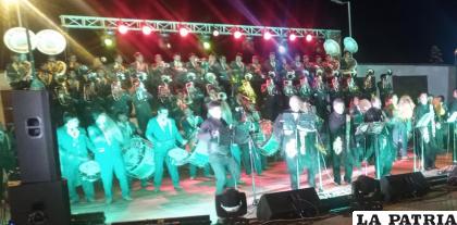 La Banda Espectacular Pagador y el Grupo Andino en magnífica presentación /LA PATRIA