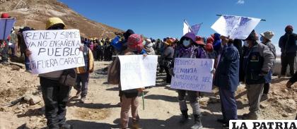 Trabajador de la Mina en vigilia y con letreros pedía la renuncia del directorio de Emcoisa /LA PATRIA