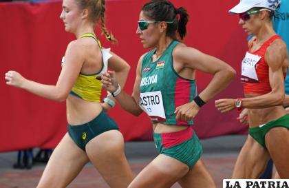 Ángela Castro en plena competencia en los 20 kilómetros marcha /Walter Challapa