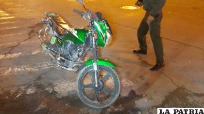 La motocicleta presenta algunos daños materiales /LA PATRIA 
