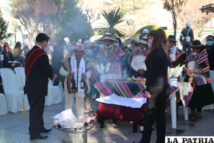 Autoridades participaron de la ceremonia interreligiosa /LA PATRIA