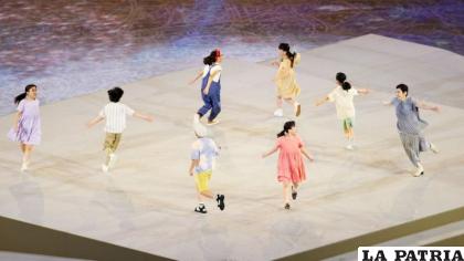 En otra escena, unos niños salieron a bailar /Getty Images

