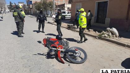 Personal de Tránsito verifica el accidente /LA PATRIA