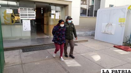 La sindicada tras la audiencia cautelar el pasado 17 de julio /Archivo LA PATRIA
