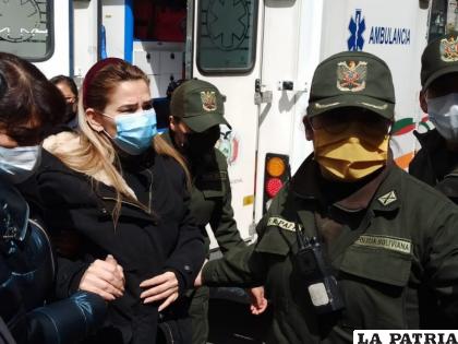 Jeanine Áñez fue llevada al Hospital del Tórax /PÁGINA SIETE