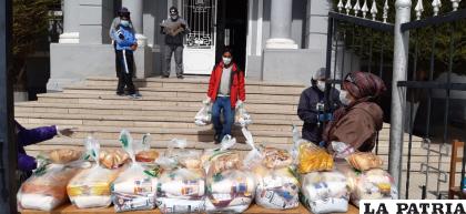 El año pasado se entregó alimentos, muchos de ellos criticados por padres de familia /LA PATRIA ARCHIVO