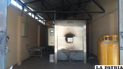 El horno crematorio del Cementerio General funciona con dos equipos /LA PATRIA