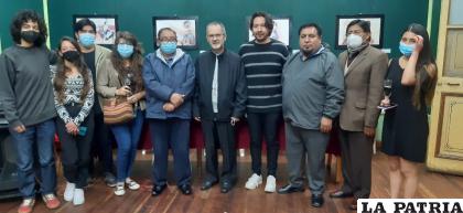 Todos ellos acompañaron a Rolando en la inauguración de la exposición /LA PATRIA