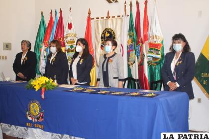 La directiva de Mesa Redonda Panamericana filial Oruro /LA PATRIA