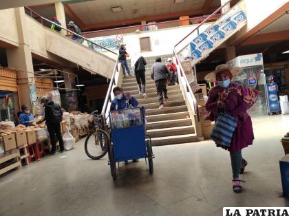 El interior del Mercado Bolívar no tiene seguridad /LA PATRIA