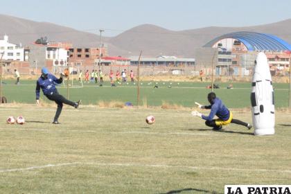 Los “santos” solo tuvieron dos jornadas de entrenamiento para encarar este cotejo /LA PATRIA