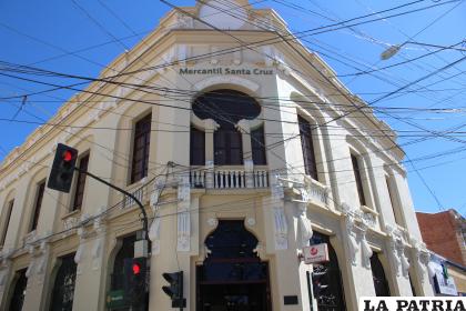 Banco Mercantil Santa Cruz de Oruro /LA PATRIA