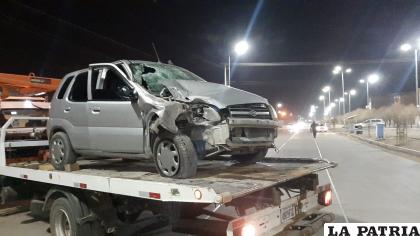 El automóvil acabó con daños materiales de consideración /LA PATRIA
