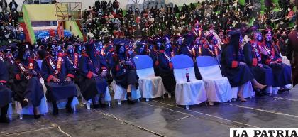 Egresados de Derecho 2020 en la entrega de certificado de culminación de estudios