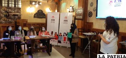 Ayer se realizó un taller presencial con las participantes orureñas /LA PATRIA