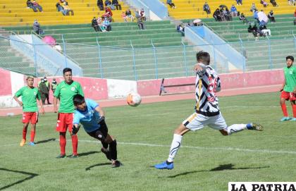 Ferreira fue el hombre gol en el cuadro de Oruro Royal /LA PATRIA