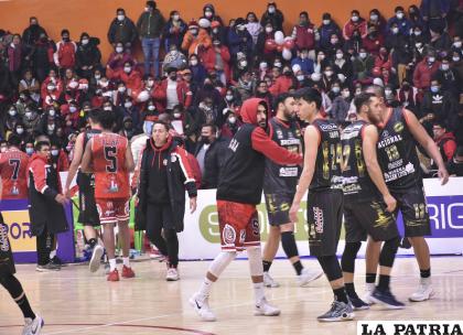Festejan el triunfo los jugadores de Nacional Potosí /APG