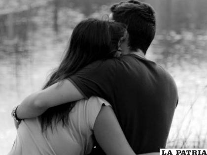 Sospechan que los amigos con los que compartieron, habrían procedido a la violación /Foto referencial