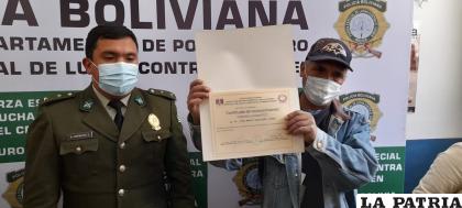 El subdirector de la Felcc, teniente Contreras reconoció la actitud del taxista /LA PATRIA