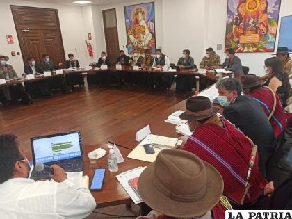 Ayer se reunieron autoridades de ambos departamentos /GAD-LP