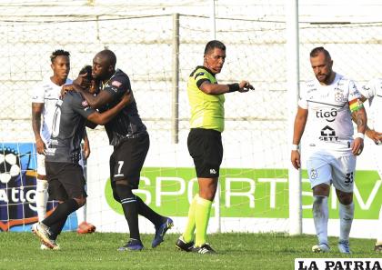 Darío Torrico anotó el empate para Aurora en la recta final del partido /APG