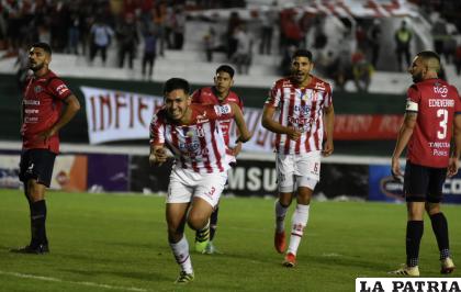 La última vez que jugaron en Sucre, ganó Independiente 3-2 el 30/04/2022 /APG