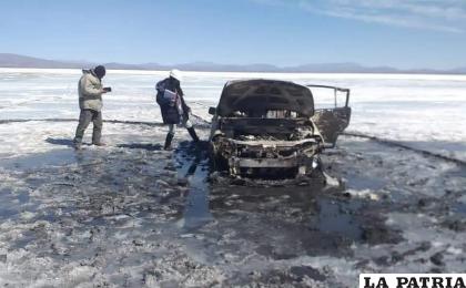 En mayo verificaron que la quema de autos genera contaminación al salar de Coipasa /LA PATRIA-ARCHIVO