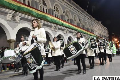 La banda de exalumnas dijo presente en el desfile